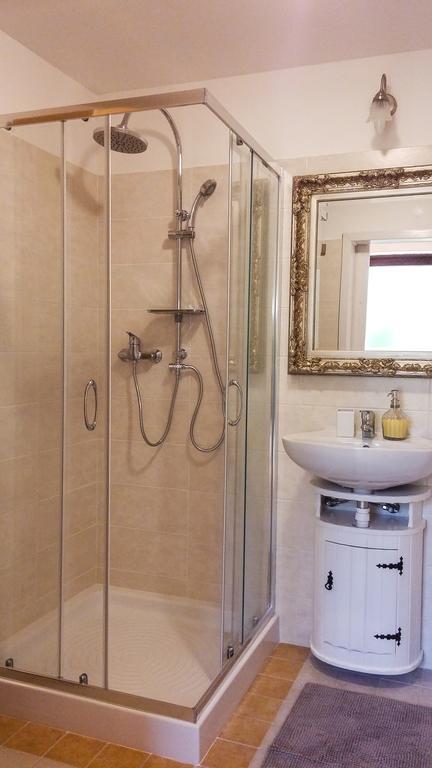 Apartment Tina Istra บูเย ภายนอก รูปภาพ